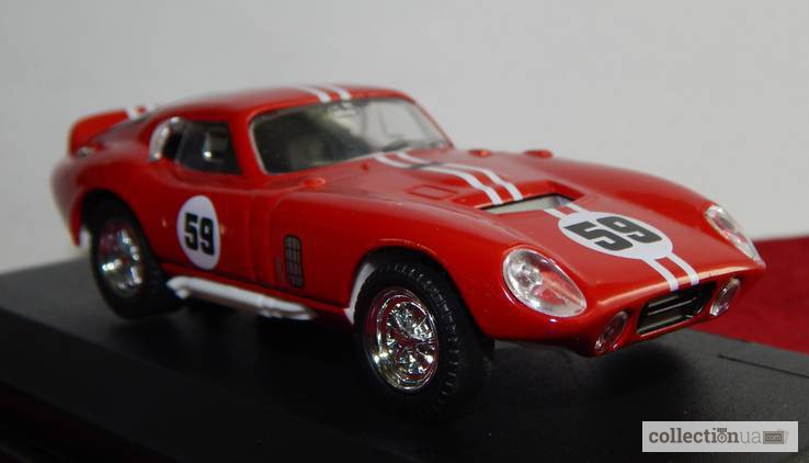 Фото 6. Модель автомобиля Shelby Cobra Daytona Coupe 1965г. На подставке. 1:43