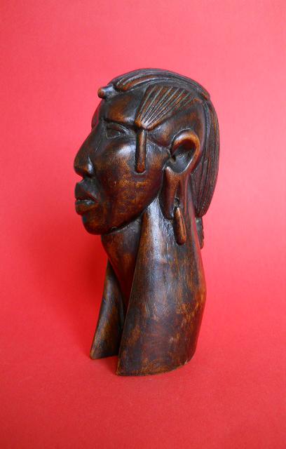 Фото 4. Бюст головы из дерева Американского этнического индейца