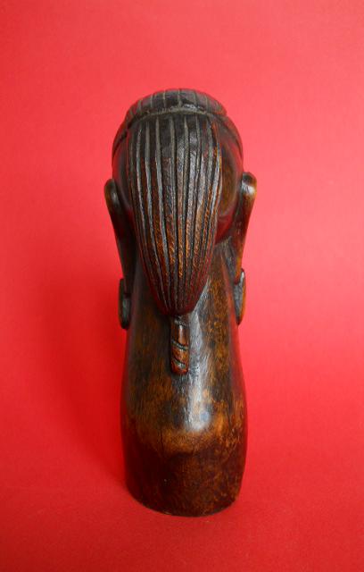 Фото 6. Бюст головы из дерева Американского этнического индейца