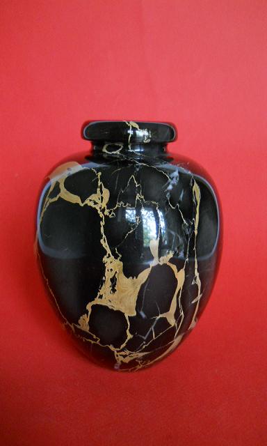 Фото 2. Винтажная ваза из черного мрамора