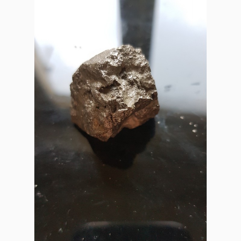 Продам очень необычный осколок, предположительно метеорит
