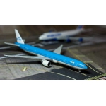 Коллекционная модель самолета Boeing 777-300 - KLM производства Herpa