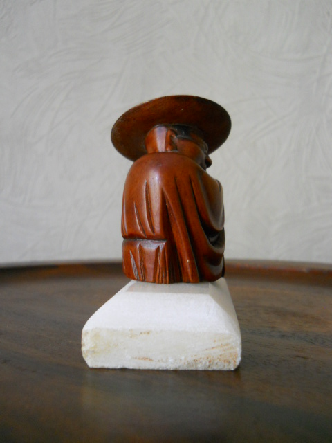 Фото 5. Винтажная деревянная статуэтка монаха