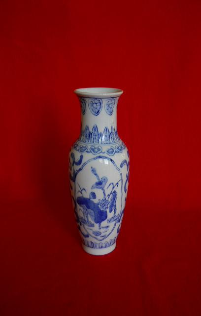Фото 3. Китайская фарфоровая ваза для цветов