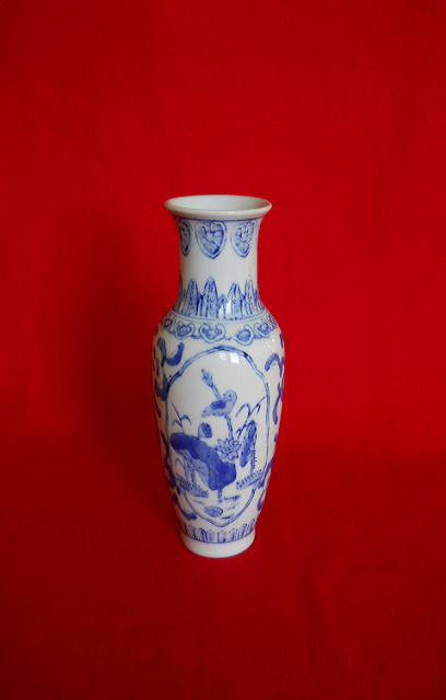 Фото 4. Китайская фарфоровая ваза для цветов