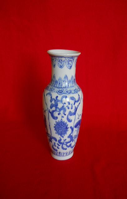Фото 5. Китайская фарфоровая ваза для цветов