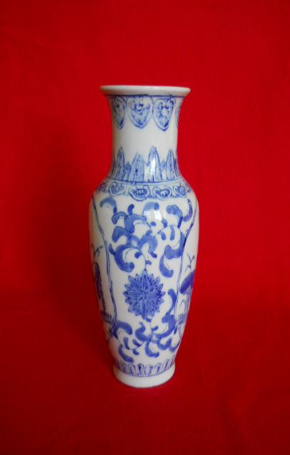 Фото 7. Китайская фарфоровая ваза для цветов