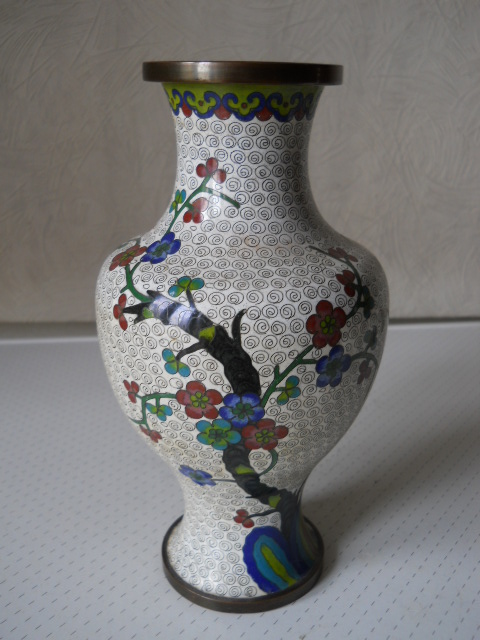 Фото 10. Китайская ваза выполненная в стиле клуазоне