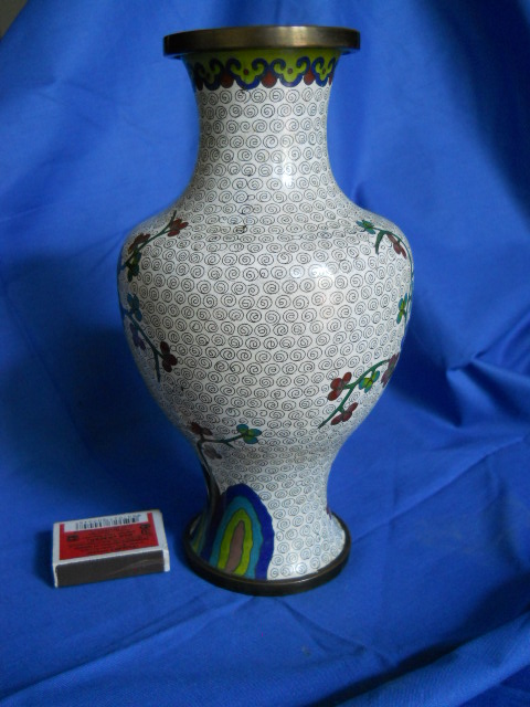 Фото 2. Китайская ваза выполненная в стиле клуазоне