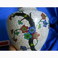 Китайская ваза выполненная в стиле клуазоне