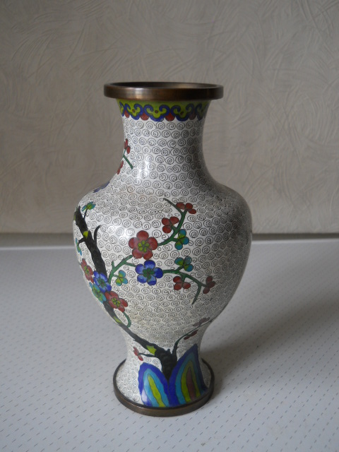 Фото 9. Китайская ваза выполненная в стиле клуазоне
