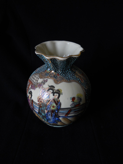 Фото 2. Китайская ваза для цветов “Royal Satsuma”