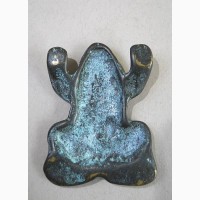 Винтажная миниатюрная бронзовая статуэтка лягушки