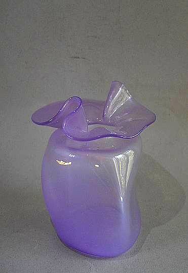 Фото 2. Винтажная фиолетовая ваза ручной работы Fenton Glass Collection