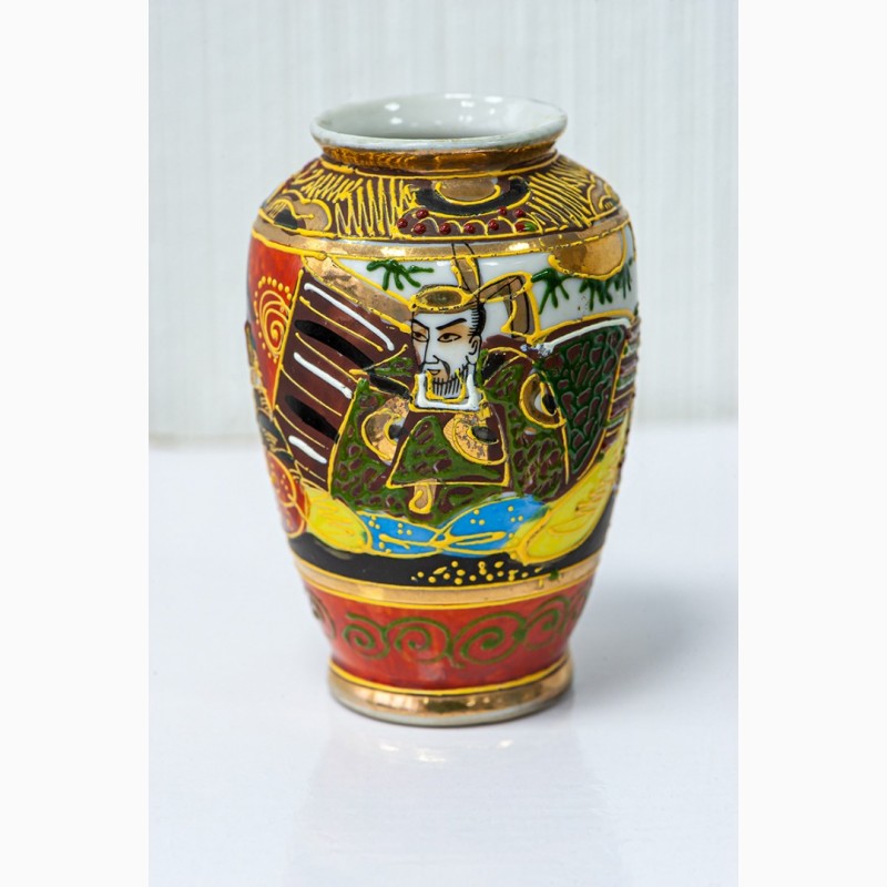 Фото 3. Японская антикварная фарфоровая ваза в позолоте с изображением богини Каннон