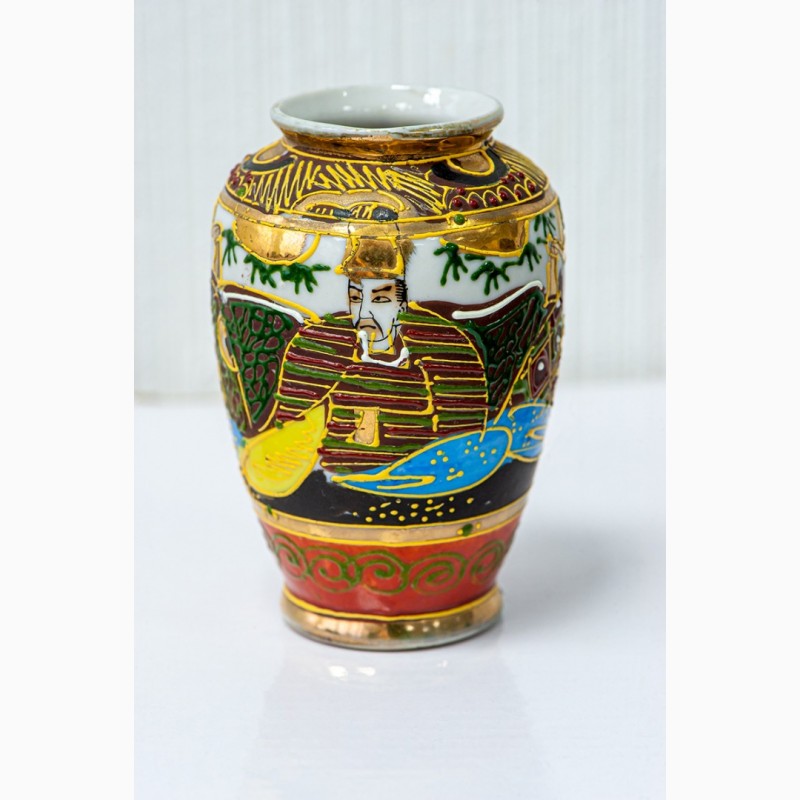 Фото 4. Японская антикварная фарфоровая ваза в позолоте с изображением богини Каннон