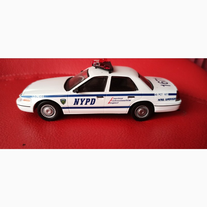 Фото 2. Ford Crown Victoria полиция Нью Йорка 1:43 DeAgostini