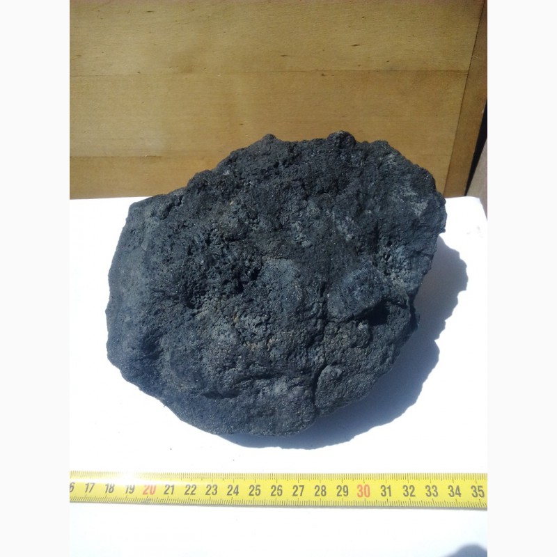 Фото 2. Каменной железный углистый метеорит