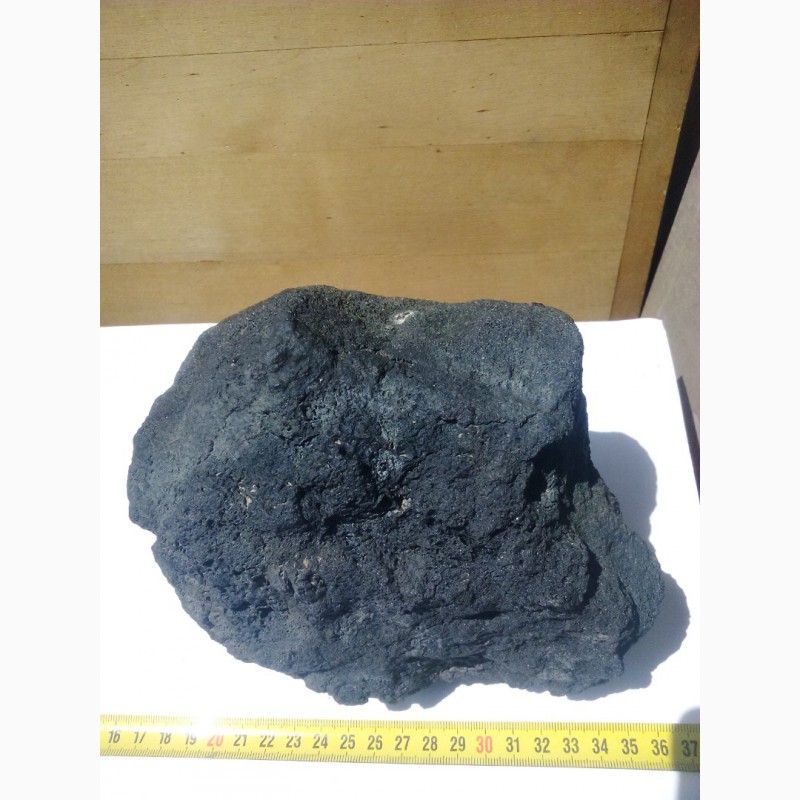 Фото 3. Каменной железный углистый метеорит