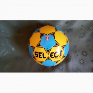Продам футбольный мяч Select