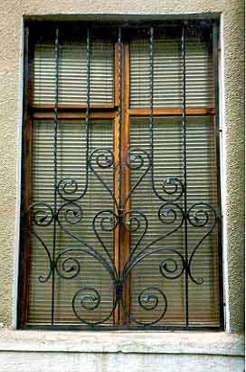 Фото 3. Кованые решетки на окна и двери Луцк