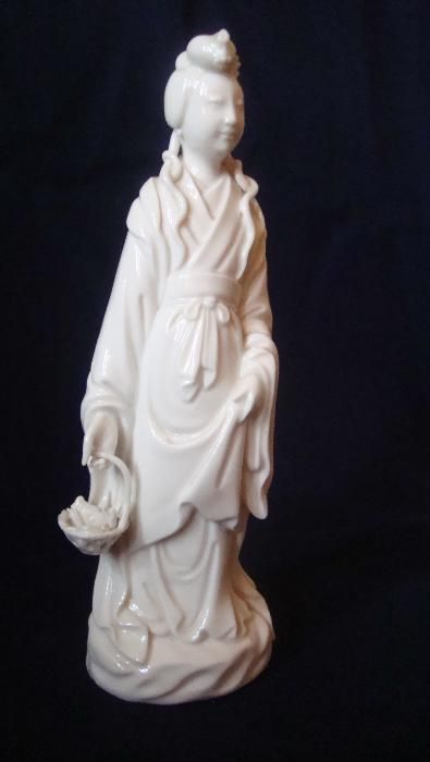 Фото 2. Продаю фарфоровую статуэтку Японка с корзиной цветов