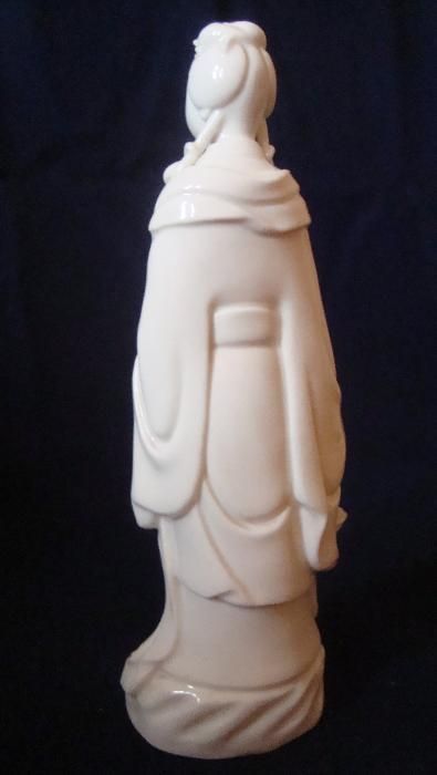 Фото 5. Продаю фарфоровую статуэтку Японка с корзиной цветов