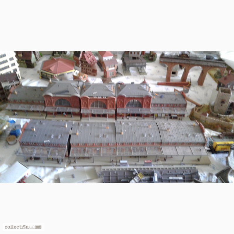 Фото 3. Коллекция миниатюрных моделей города и железной дороги