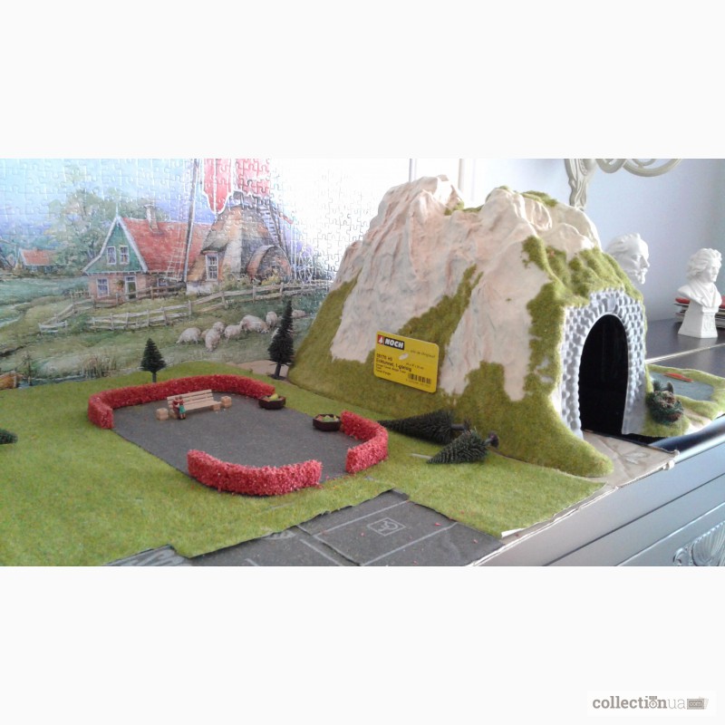 Фото 5. Коллекция миниатюрных моделей города и железной дороги