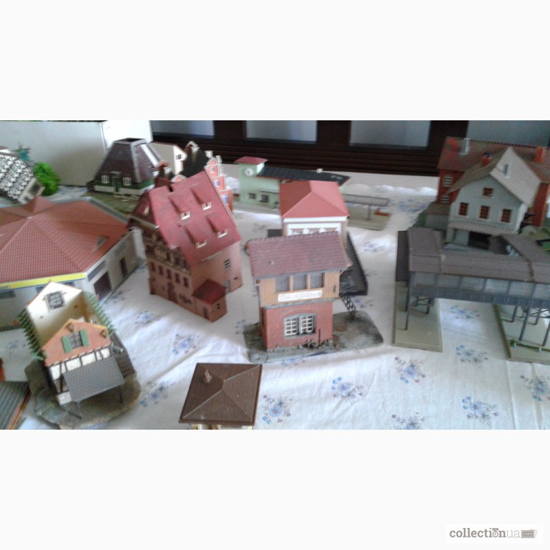 Фото 8. Коллекция миниатюрных моделей города и железной дороги