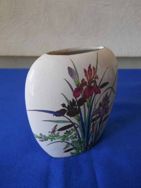 Фото 4. Миниатюрная вазочка для цветов Ирис