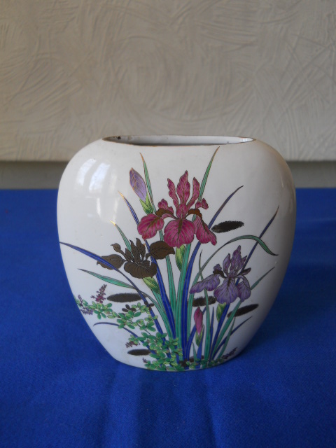 Фото 5. Миниатюрная вазочка для цветов Ирис