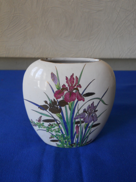 Фото 6. Миниатюрная вазочка для цветов Ирис