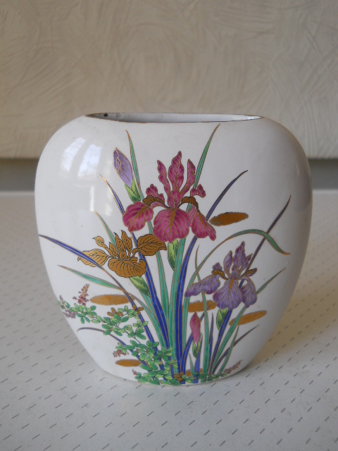 Фото 7. Миниатюрная вазочка для цветов Ирис