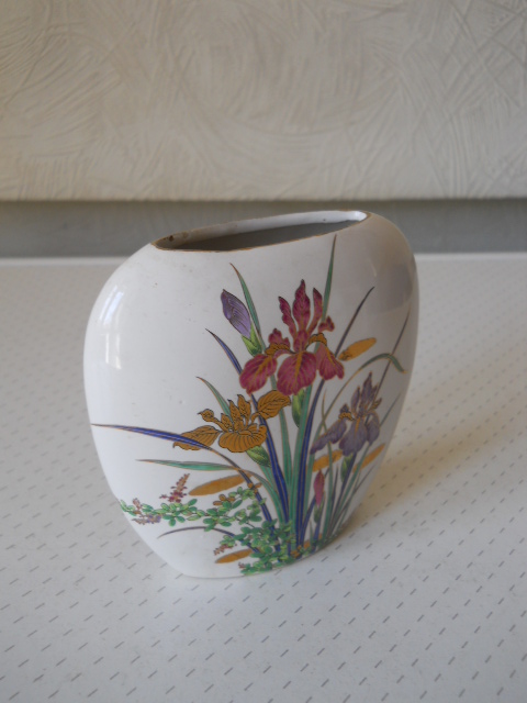 Фото 9. Миниатюрная вазочка для цветов Ирис