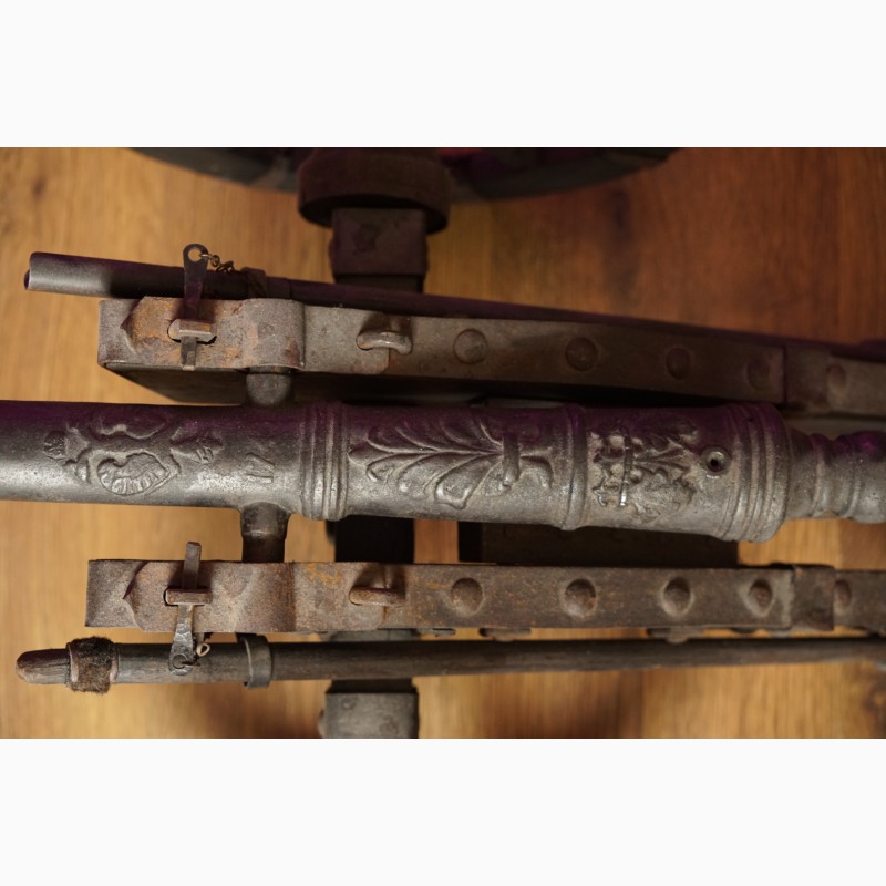 Фото 3. Макет салютной пушки -фальконет 1743 г, с двухглавым орлом