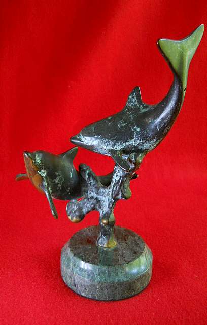 Фото 2. Винтажная бронзовая статуэтка дельфинов