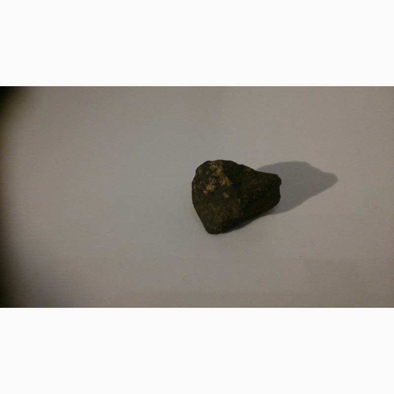Фото 4. Метеорит металлический