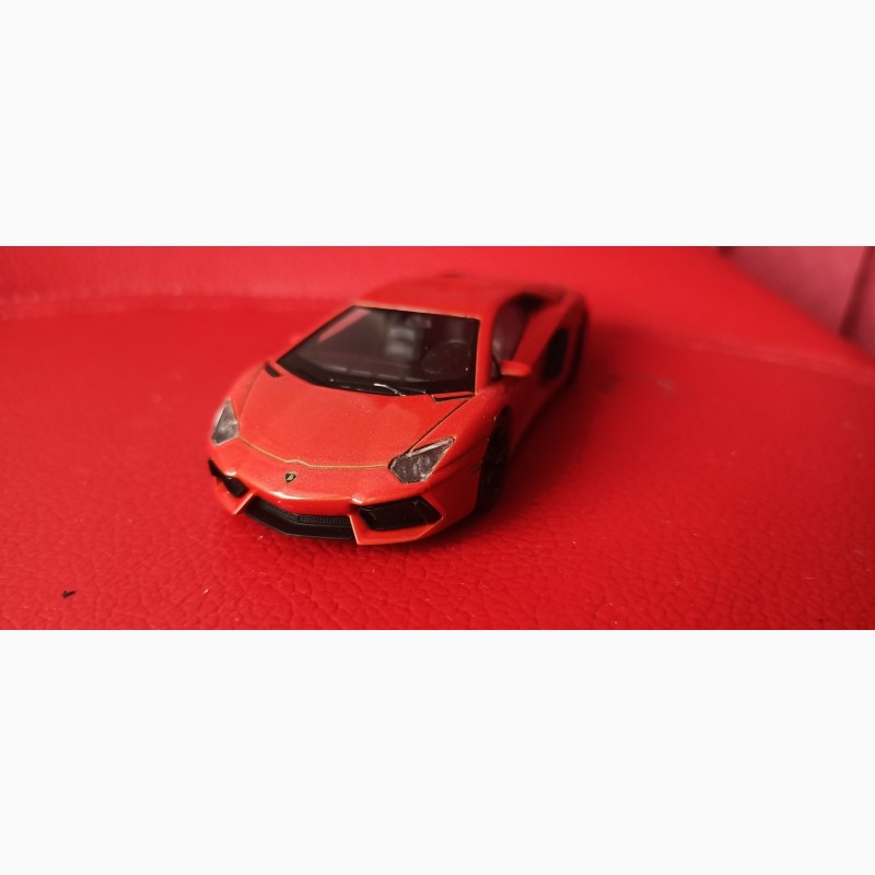 Фото 3. Lamborghini Aventador LP700-4 1:43 Welly