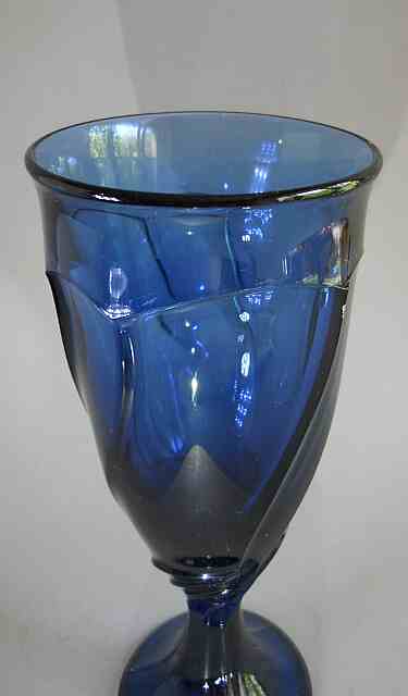 Фото 4. Винтажный бокал из тёмно синего Муранского стекла