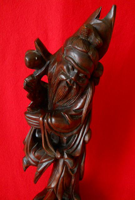 Фото 2. Старинная китайская деревянная статуэтка