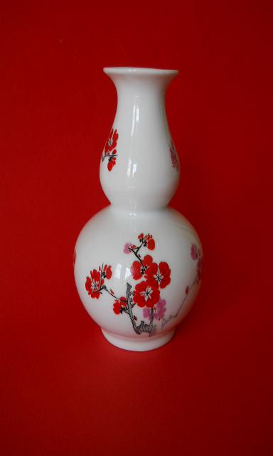 Фото 13. Японские вазы для цветов
