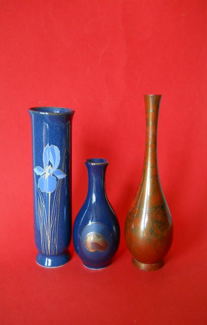 Фото 2. Небольшие вазочки для цветов
